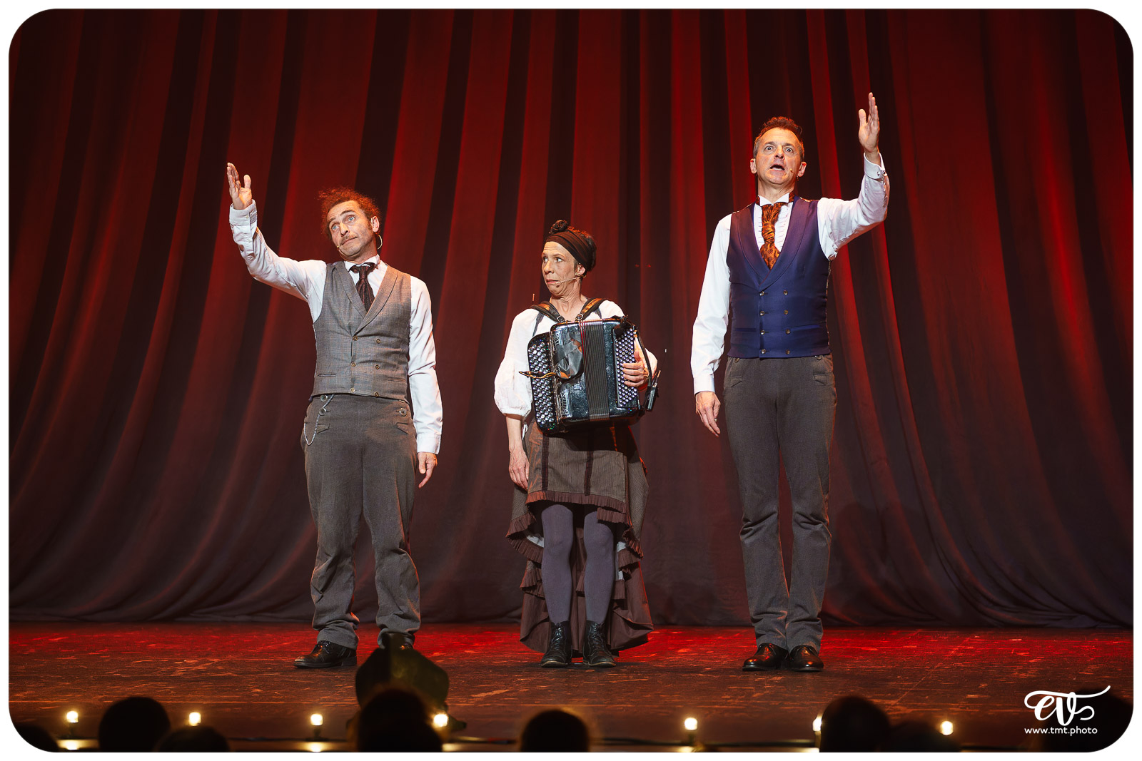 LA CLAQUE (FRED RADIX)